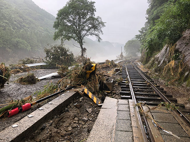Damage near the Naraguchi railroad crossing